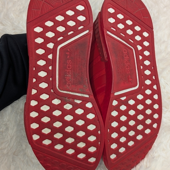 Adidas NMD R1 Men's Shoes Red-Scarlet FV9017 Triple Red Mens Sz 10 - Picture 10 of 10
